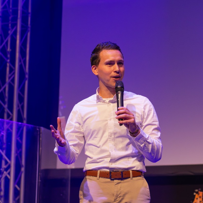 Stefan van Ballegooie Conversion specialist at Allianz - CRO.CAFE podcast guest